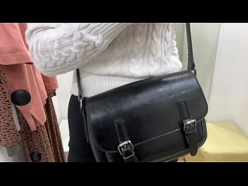 ❤️ Masturbació pública de la jove gossa FeralBerry amb un consolador al provador ❤❌ Vídeo porno al porno ca.valeshop.top ❤